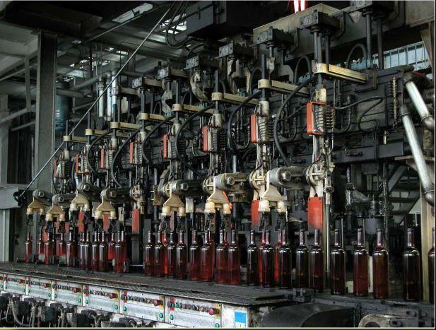 Glass Wine Bottles Still Favored by Consumers