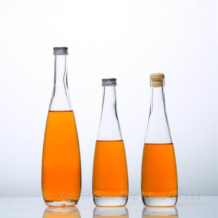 bottles of water,glass bottles,drinking bottles
